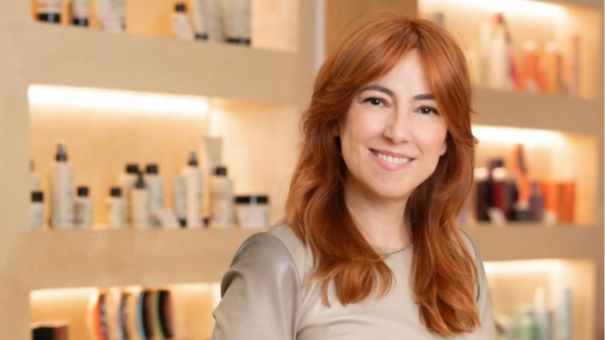 María Baras, peluquera