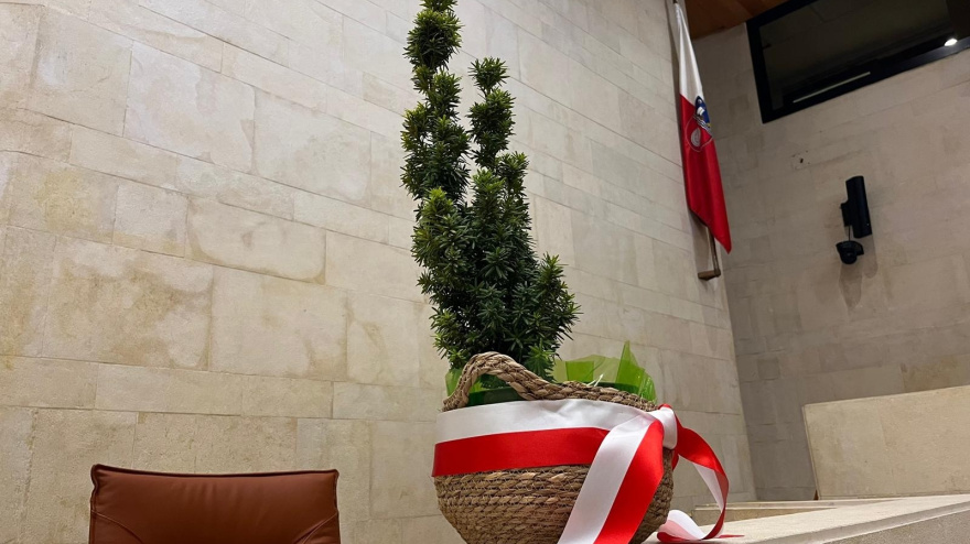 Tejo en el escaño que ocupaba el regionalista Javier López Marcano.