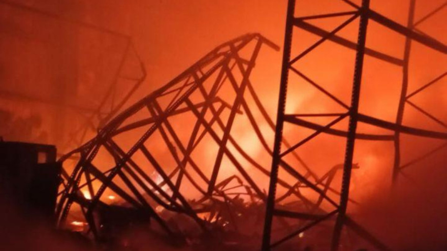 Incendio en la multinacional Trison (Sada, A Coruña)