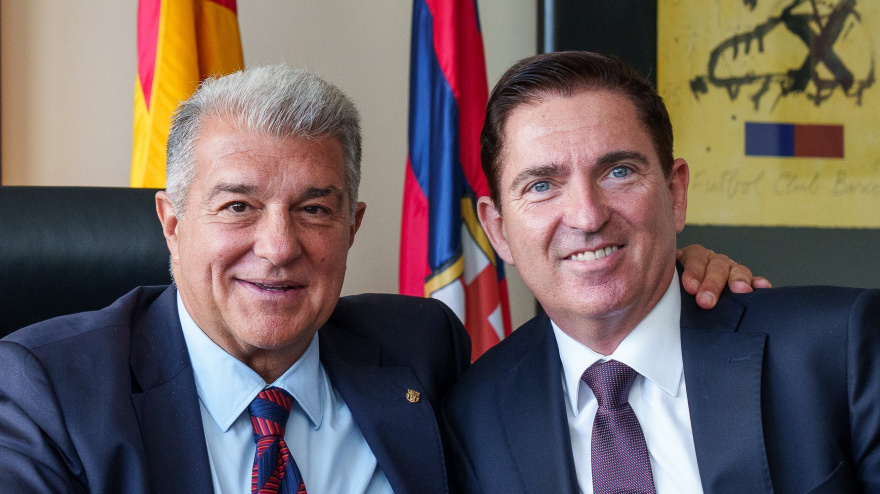 Xavi Pascual junto al presidente del FC Barcelona Joan Laporta