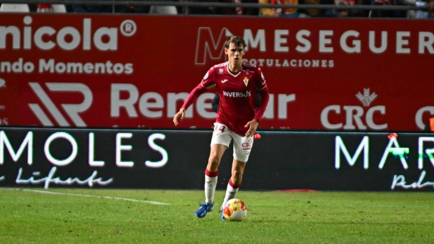 Jorge Sánchez se consolida en el once inicial del Real Murcia