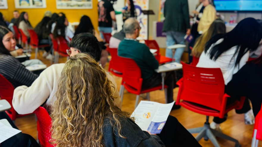 Jóvenes participantes en el laboratorio Zagalab en el CIFEA de Lorca