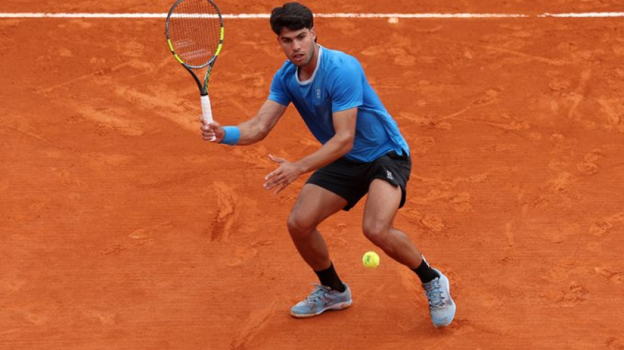 Carlos Alcaraz avanza en Montecarlo