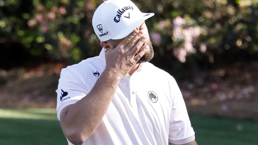 Jon Rahm se lamenta durante el recorrido de este jueves en el que firmó 78 golpes.