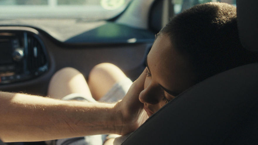 La cartelera de la semana trae novedades como la versión extendida que Quentin Tarantino concibió para una única 'Kill Bill'; el romance 'Boulevard', nacido en la plataforma de escritura para jóvenes Wattpad; 'La buena hija', sobre las dificultades para despegarse de un padre maltratador y 'Solos', retrato de las crisis existenciales de la mediana edad. En la imagen, 'La buena hija', de Jùlia de Paz. EFE/ Madavenue/SOLO USO EDITORIAL/SOLO DISPONIBLE PARA ILUSTRAR LA NOTICIA QUE ACOMPAÑA (CRÉDITO OBLIGATORIO)