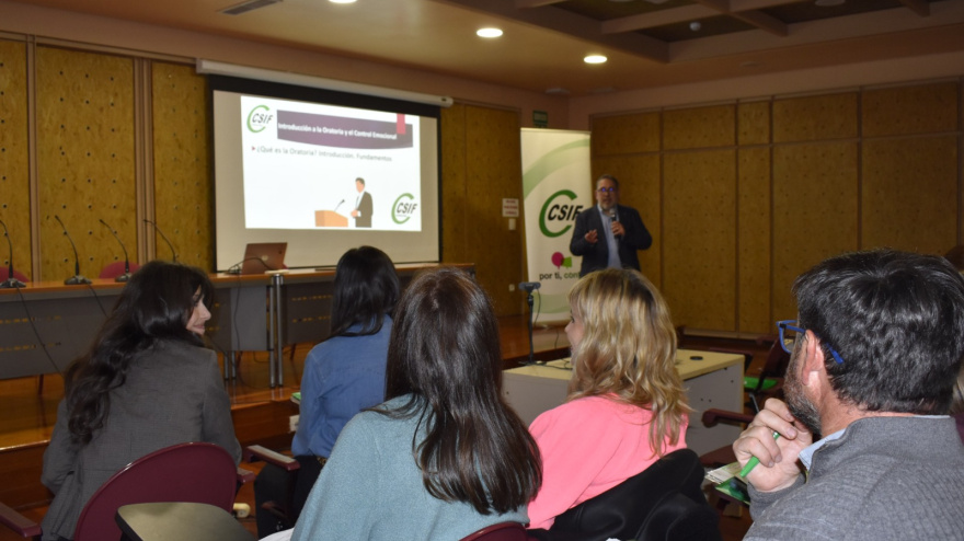 Curso CSIF para docentes sobre cómo hablar bien en público