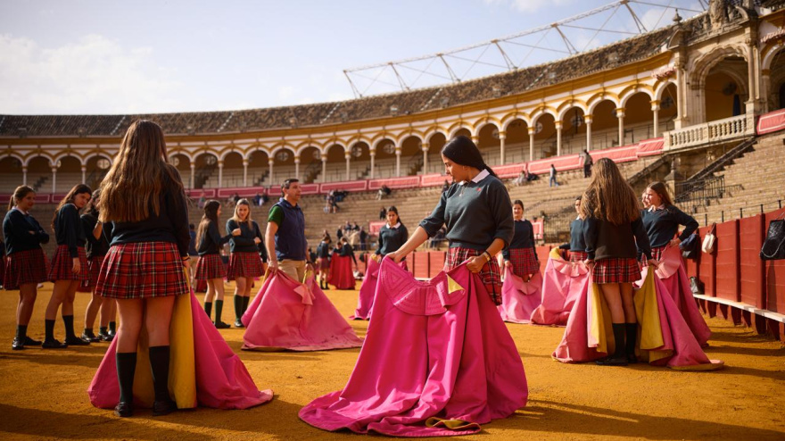 Los aficionados más jóvenes pudieron disfrutar de los talleres de tauromaquia en la Maestranza