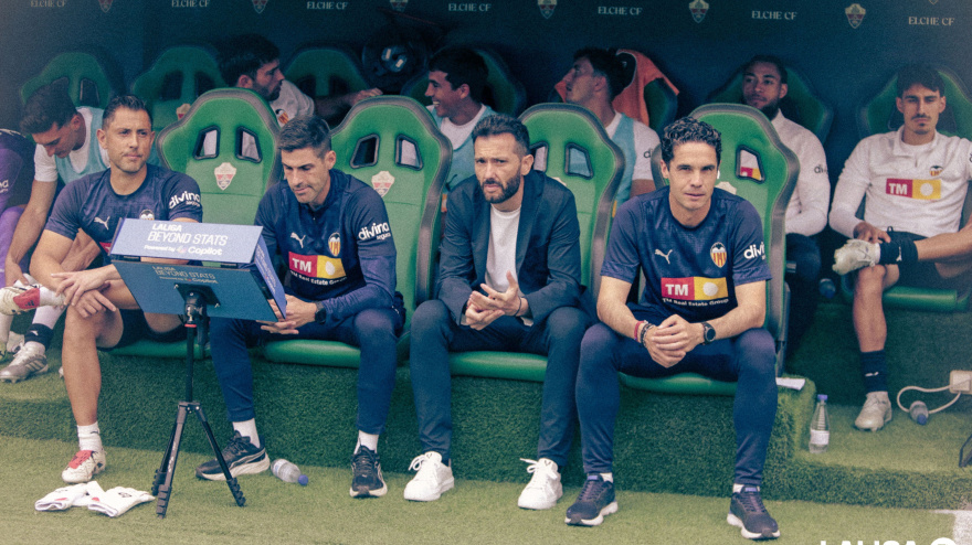 Corberán en el banquillo del Martínez Valero