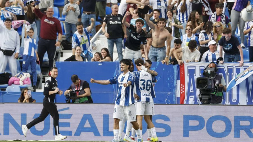 Juan Cruz celebrando su gol ante el Albacete