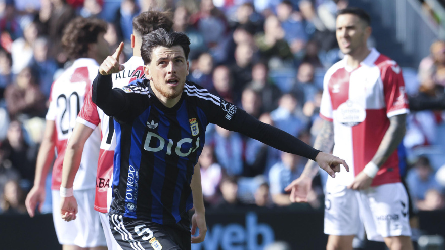 Reina celebra el gol en el Celta - Oviedo