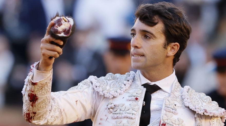 Rafa Serna, con la oreja cortada este domingo en Sevilla