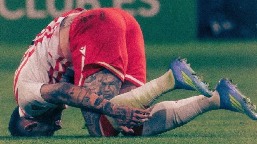 El Almería pasa de ser líder a sufrir una 'manita' en Santander