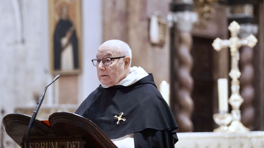 “Como San Vicente afrontamos un cambio de época de autoenaltecimiento del hombre para autorecrearse a su imagen y semejanza, que se llama IA”