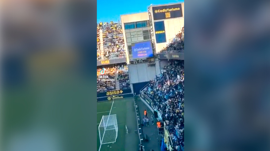 'Dance cam' al descanso del Cádiz-Andorra de Segunda División