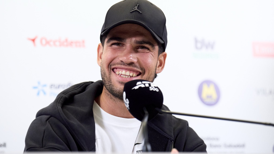 Carlos Alcaraz debe ganar en Barcelona para recuperar el número 1