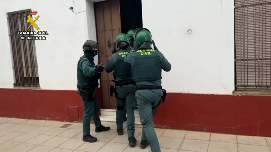 Intervención de la Guardia Civil de Sanlúcar La Mayor