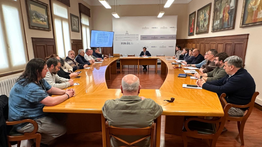 Reunión de integrantes de la Mancomunidad de Ferrol con el comité de empresa de Navantia
