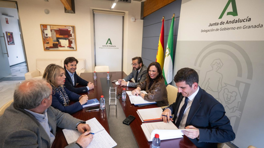 13/04/2026 La consejera de Fomento, Articulación del Territorio y Vivienda, Rocío Díaz, ha mantenido este lunes por la tarde una reunión de trabajo con el alcalde de Churriana de la Vega, Antonio Narváez, y la alcaldesa de Las Gabias, Merinda SádabPOLITICA ANDALUCÍA ESPAÑA EUROPA GRANADAJUNTA