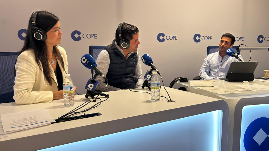 Fidel y Liliana Sáez, hijos de Nati, fallecida en el accidente de Adamuz, en 'Herrera en COPE'