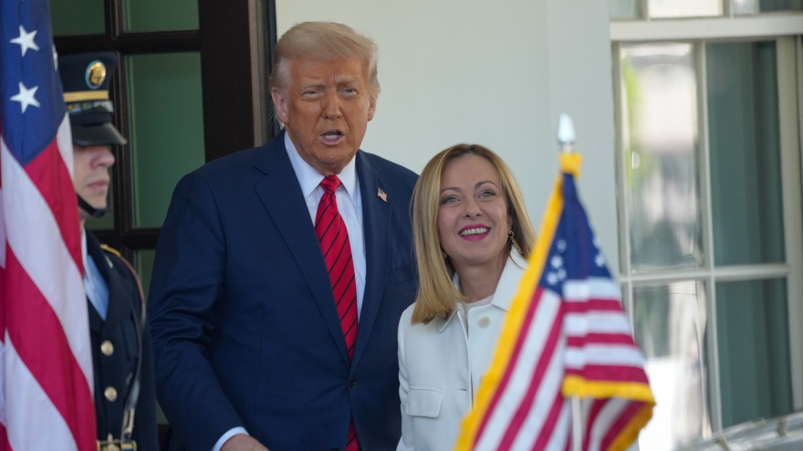 El presidente de Estados Unidos, Donald Trump, y la primera ministra italiana, Giorgia Meloni