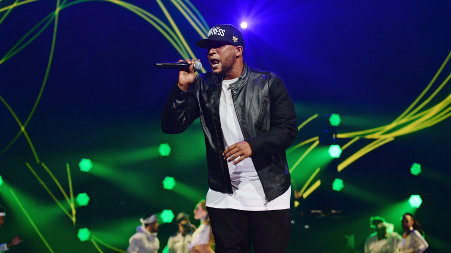 Don Omar se presenta en el escenario de iHeartRadio Fiesta Latina en el American Airlines Arena.