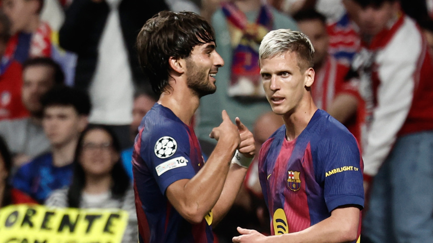 Ferran Torres celebra el 0-2 del Barcelona con Dani Olmo