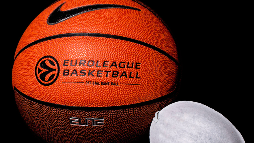 Detalle del balón de baloncesto con el que se juega en la Euroliga