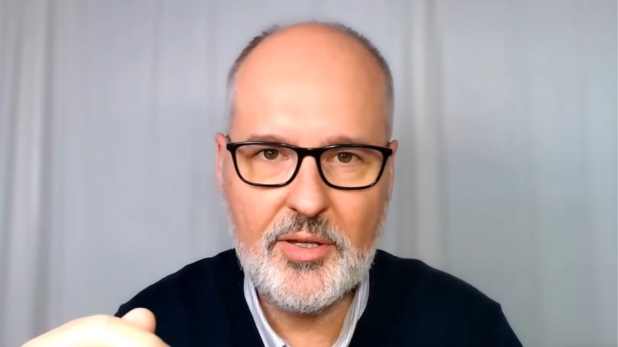 Captura de pantalla de un vídeo del médico de familia Alberto Sanagustín