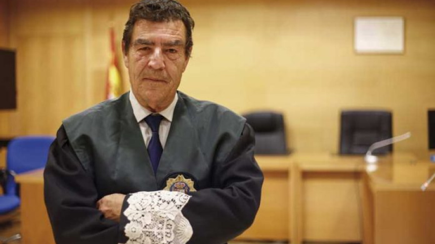 El juez Calatayud advierte sobre la pérdida de autoridad y apunta a malas decisiones políticas: "Aznar quitó la mili, Zapatero quitó el derecho de corregir a los hijos, Mariano no hizo nada y Pedro no tiene categoría"