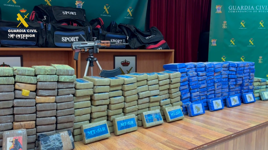 (Foto de ARCHIVO)La Guardia Civil detiene a tres personas e interviene 374 kilos de cocaína en Punta Umbría (Huelva).REMITIDA / HANDOUT por GUARDIA CIVILFotografía remitida a medios de comunicación exclusivamente para ilustrar la noticia a la que hace referencia la imagen, y citando la procedencia de la imagen en la firma01/12/2023