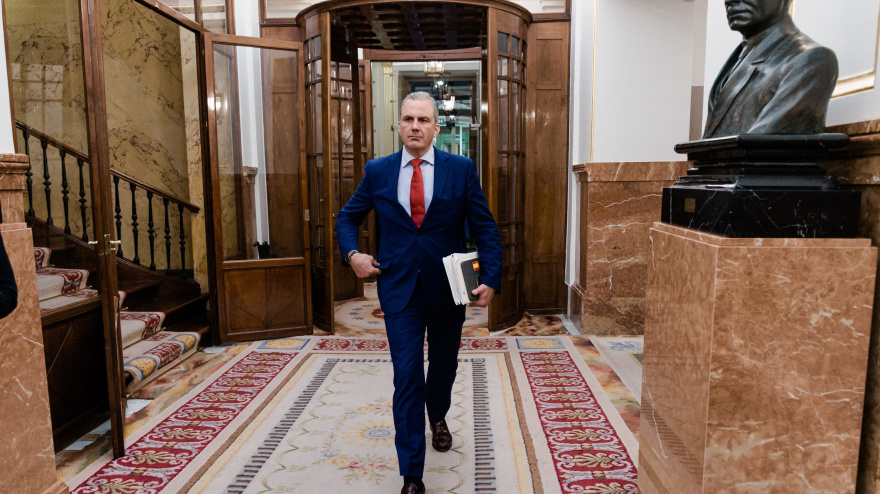 Archivo - El exportavoz de VOX en el Ayuntamiento de Madrid, Javier Ortega Smith, a su llegada a una sesión plenaria en el Congreso de los Diputados, a 24 de febrero de 2026, en Madrid (España). El Congreso debate dos proposiciones de Ley: de Sumar para l