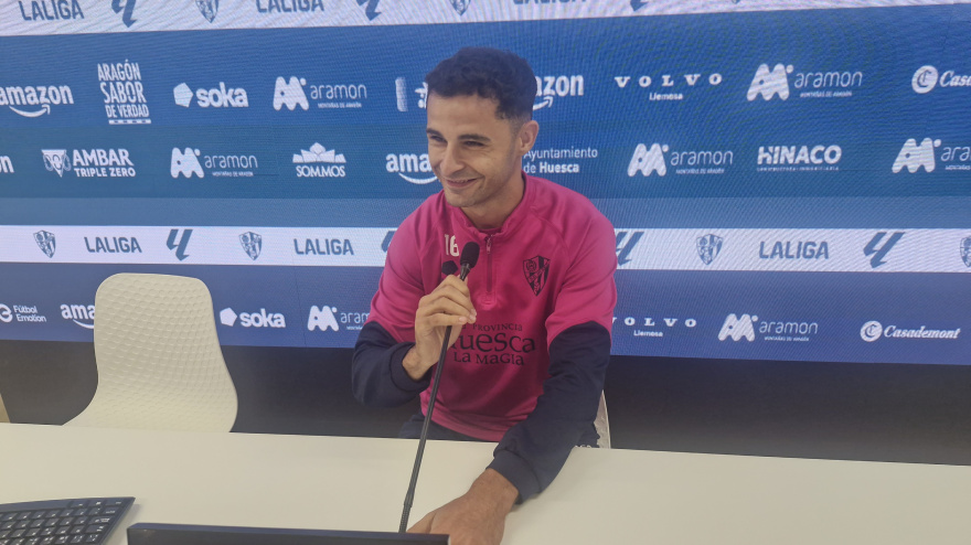Álvarez en sala de prensa