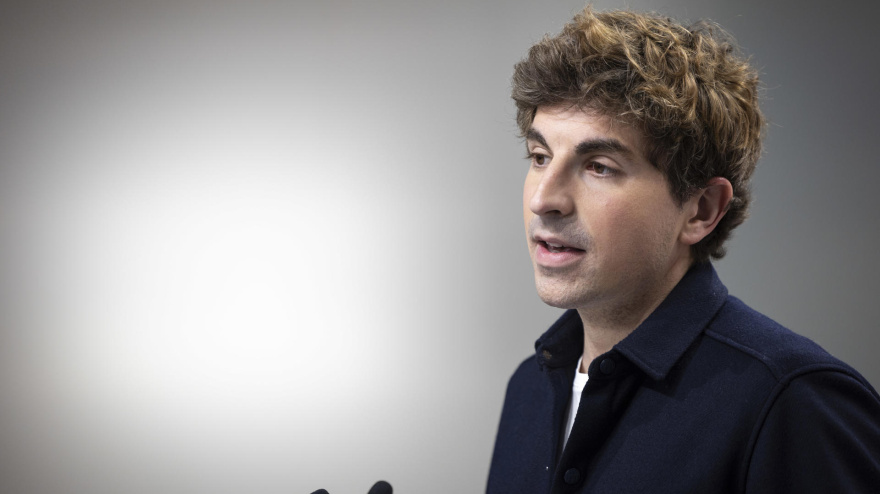 Jon Insausti, alcalde de San Sebastián | FOTO: EFE/Javier Etxezarreta