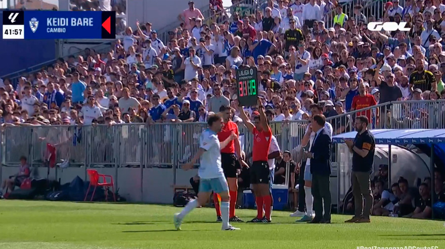 Triple cambio de David Navarro en la primera mitad del Zaragoza-Ceuta.