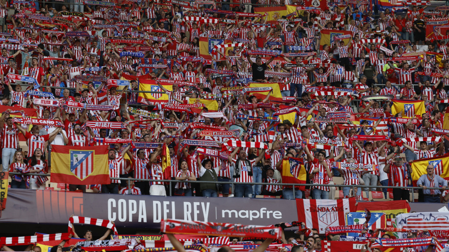 La afición del Atlético de Madrid en La Cartuja