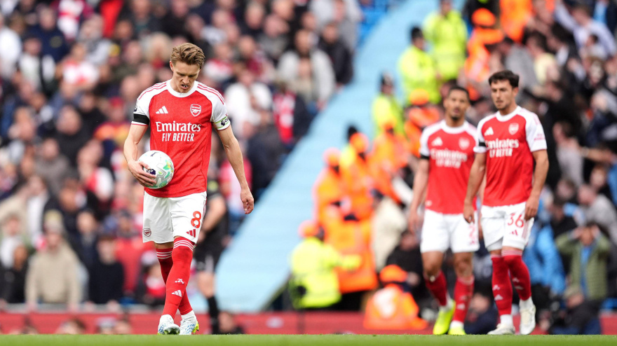 El Arsenal cabizbajo tras perder contra el City