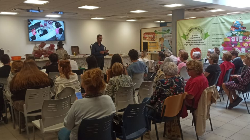 El programa gratuito de Alicante que mezcla IA, cocina y ocio