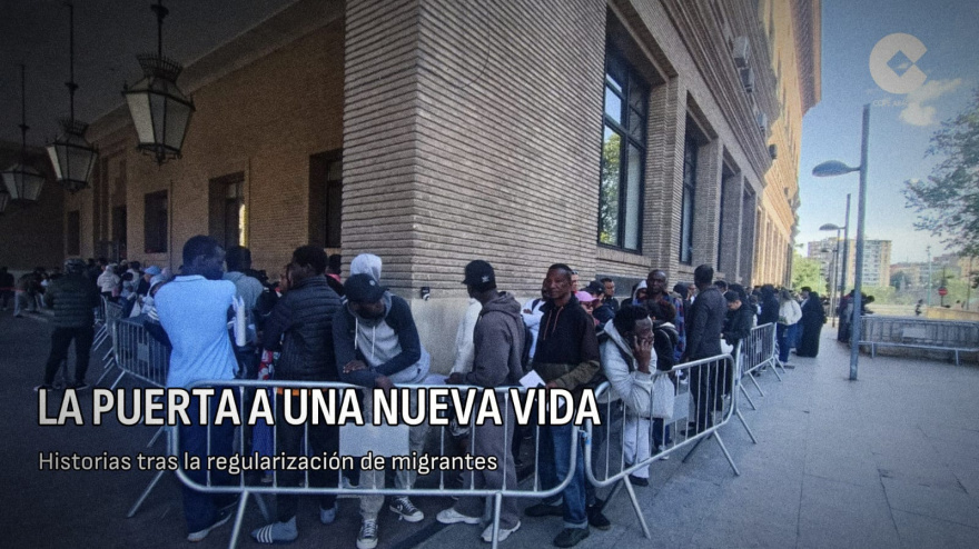 migrantes zaragoza filas ayuntamiento