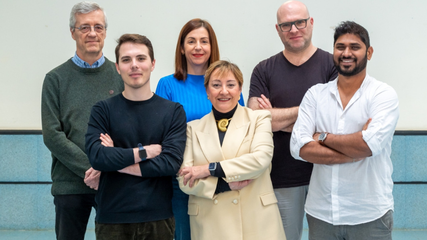 los investigadores del IN CSIC-UMH Joan Galcerán, Berta L. Sánchez-Laorden, Khalil Kass Youssef, Raúl Jiménez Castaño, Ángela Nieto y Nitin Narwade