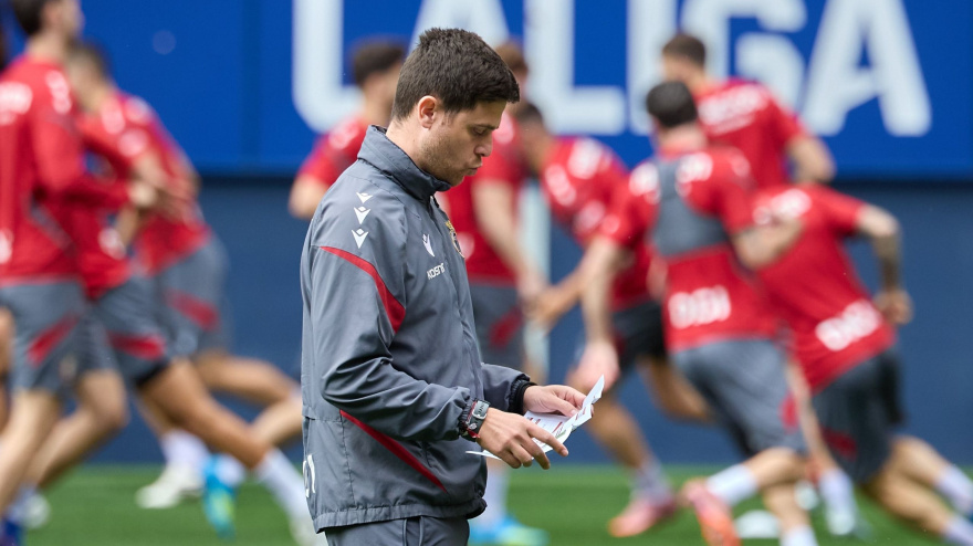 Alessio Lisci, entrenador de Osasuna en El Sadar