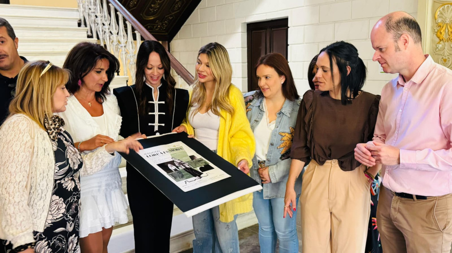 Presentación del desfile de moda solidario