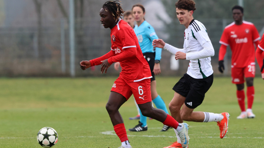 Alamara Djabi, durante un encuentro con el Midtjylland en la Youth League en 2024