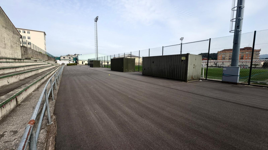Los contenedores militares instalados por el Concello de Vigo en la zona deportiva
