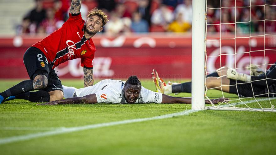 Sadiq celebra su gol en el Mallorca - Valencia