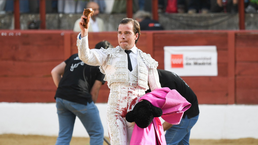 Javier Cortés con la oreja cortada el sábado en Algete (Madrid)