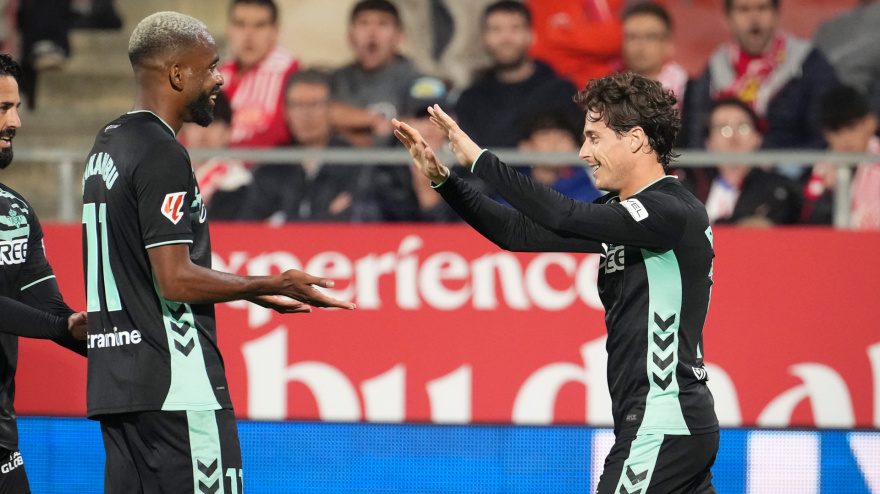 Rodrigo Riquelme, del Betis, celebra el gol marcado frente al Girona
