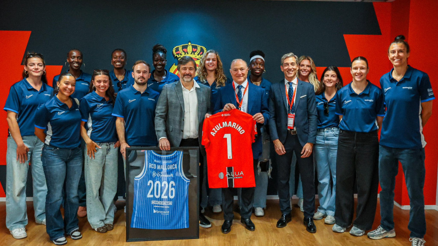 El Azul Marino en el palco de Son Moix