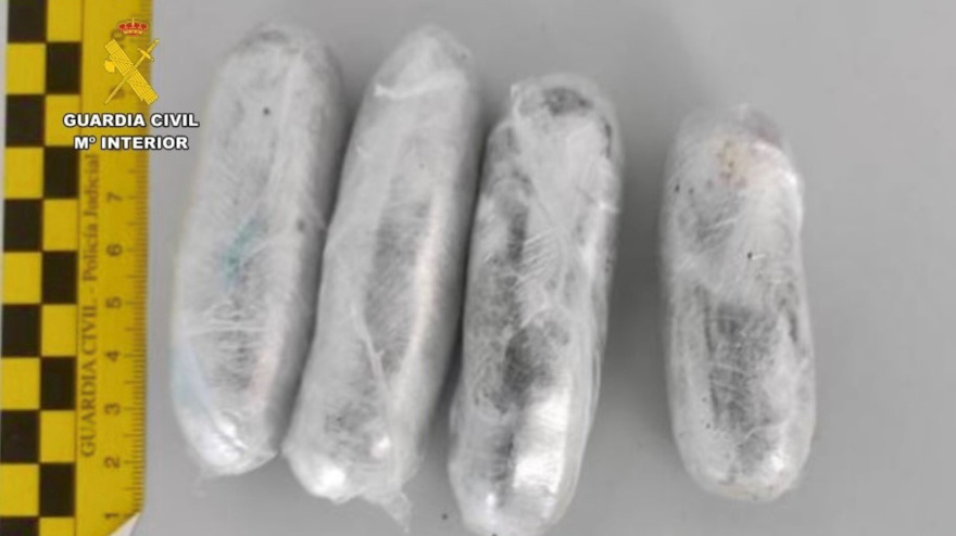 Bellotas de hachís incautadas a una mujer en la cárcel de Cáceres