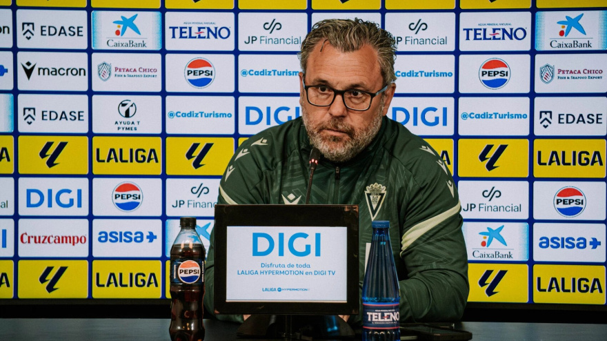 Sergio González, en una rueda de prensa como entrenador del Cádiz.