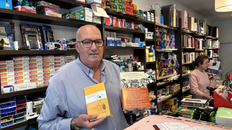 Ángel Iglesias, propietario de la Librería Iglesias